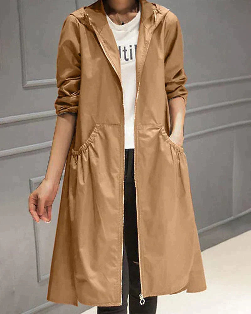 Leichte Damenjacke mit Kapuze