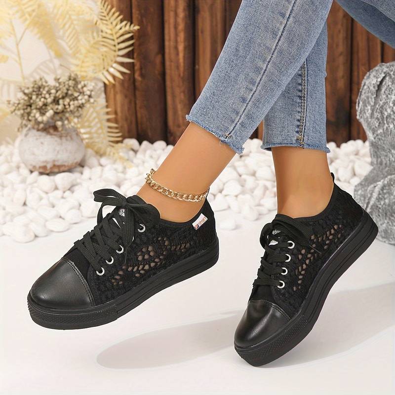 Leichte Damen-Sneakers mit Spitzendetails
