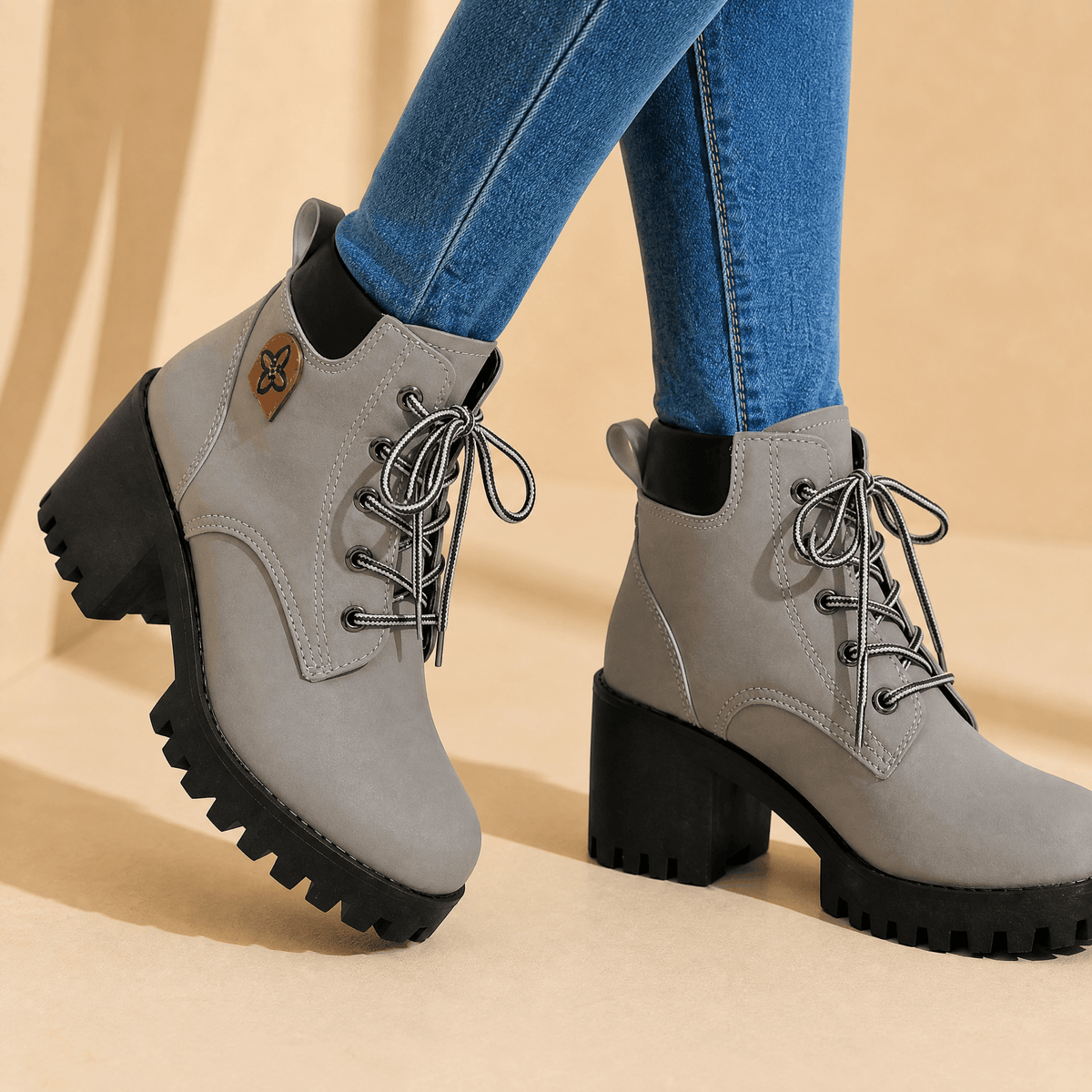 Leichte Plateau-Boots mit dicker Sohle