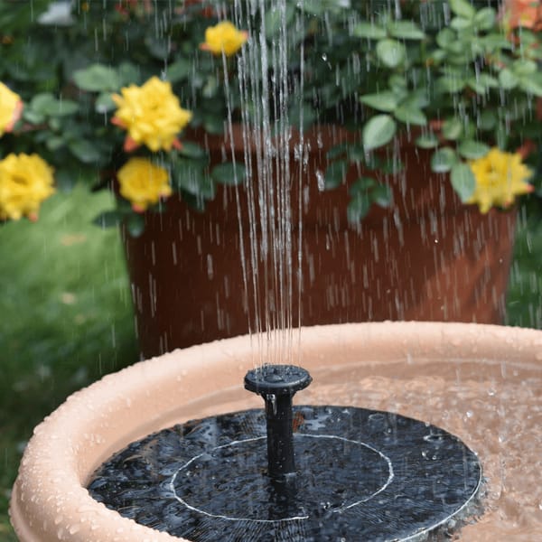 Umweltfreundlicher Solar-Springbrunnen mit Vogeltränke für Entspannung und Harmonie im Garten