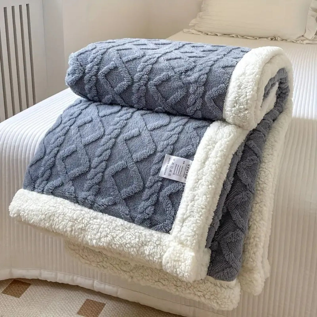 Gestrickte Sherpa-Decke mit Rautenmuster