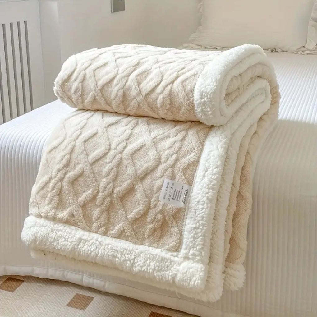 Gestrickte Sherpa-Decke mit Rautenmuster