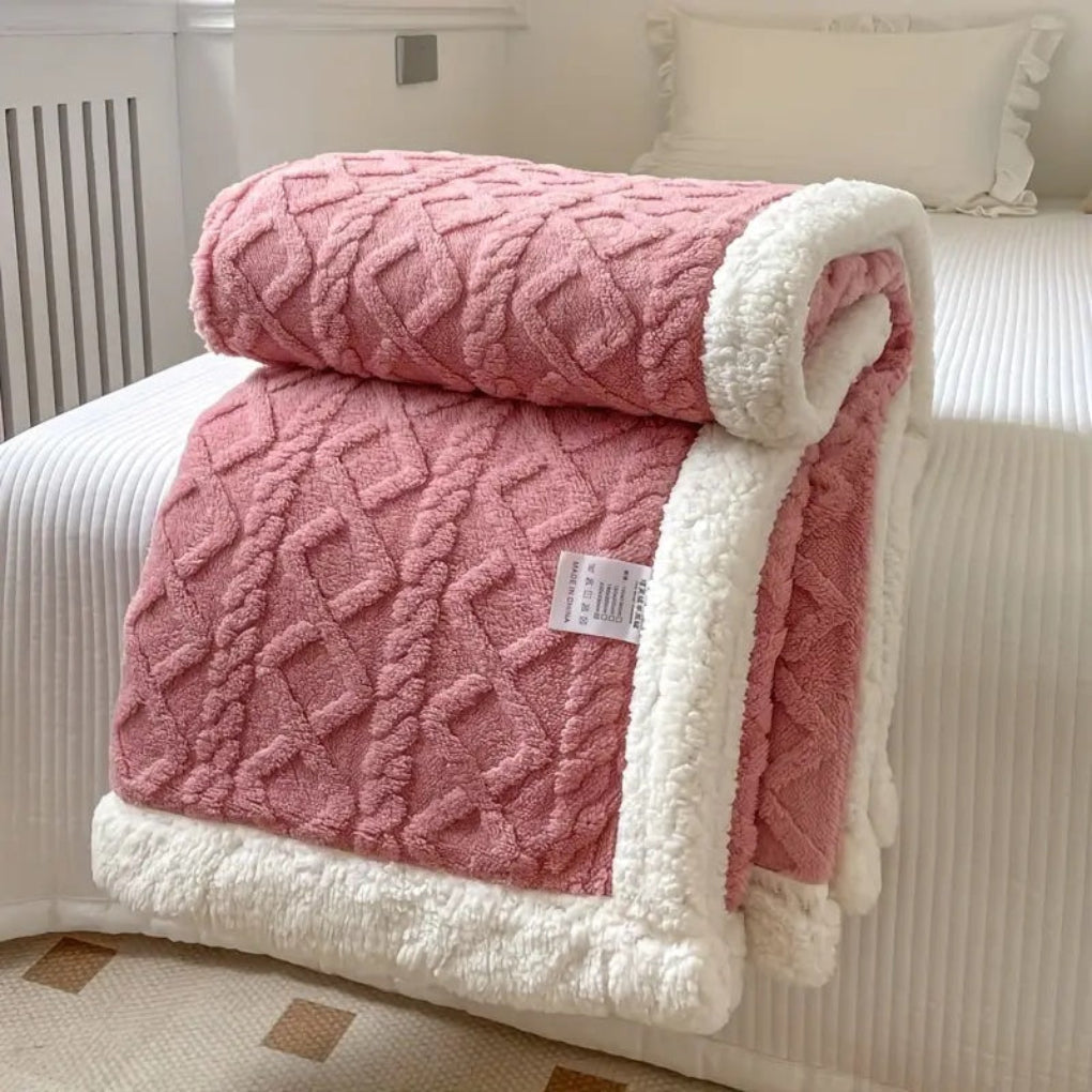 Gestrickte Sherpa-Decke mit Rautenmuster