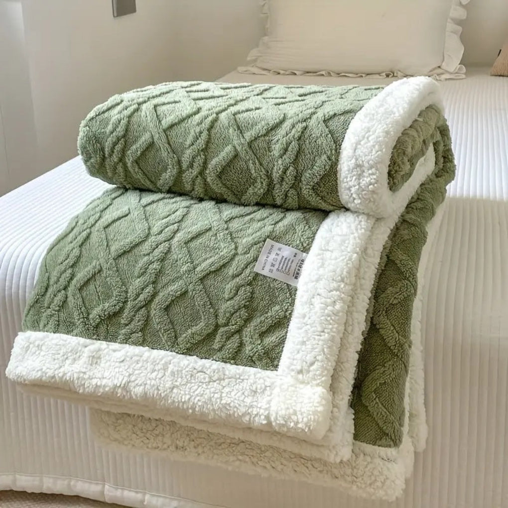 Gestrickte Sherpa-Decke mit Rautenmuster