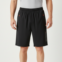 Mittellange Sportshorts