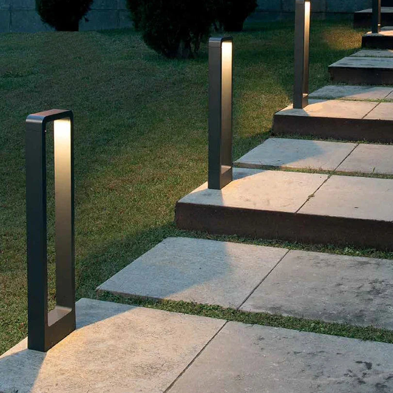 Aussen-Gartenlampe mit langlebiger Befestigung