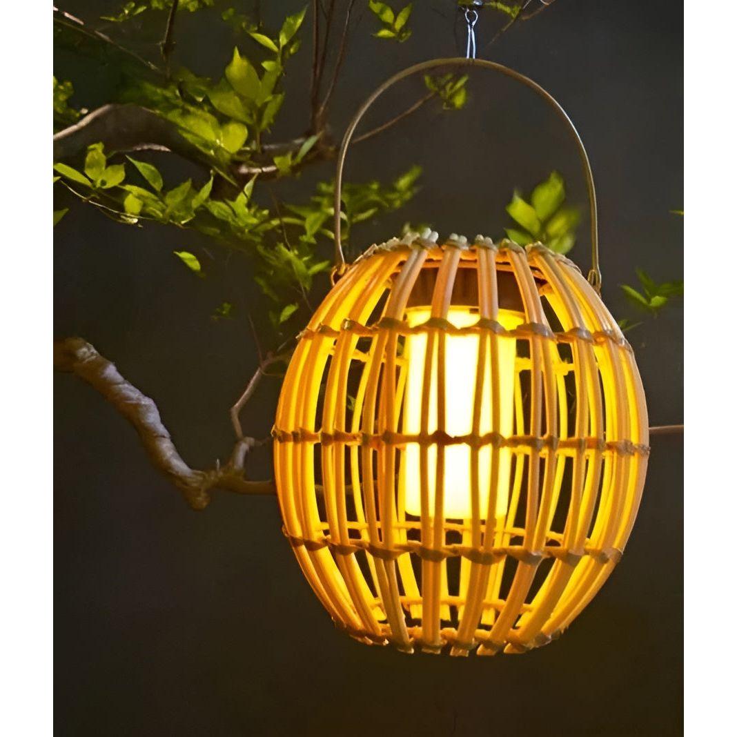 Outdoor-Rattan-Solargartenlampe mit automatischer Beleuchtung