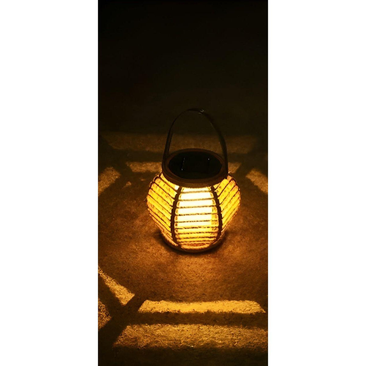 Outdoor-Rattan-Solargartenlampe mit automatischer Beleuchtung