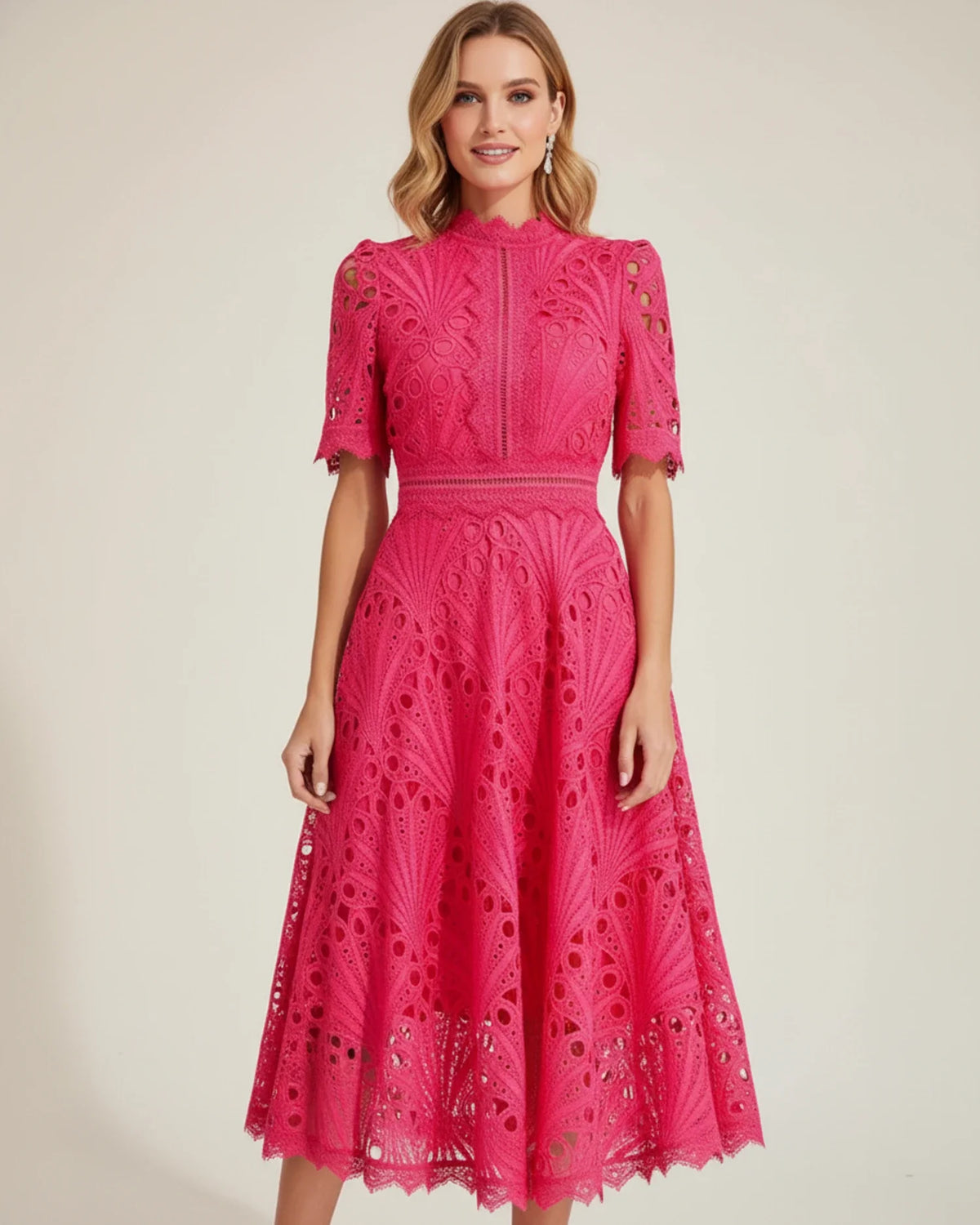 Kurzärmliges Damen-Midikleid aus Spitze in A-Linie