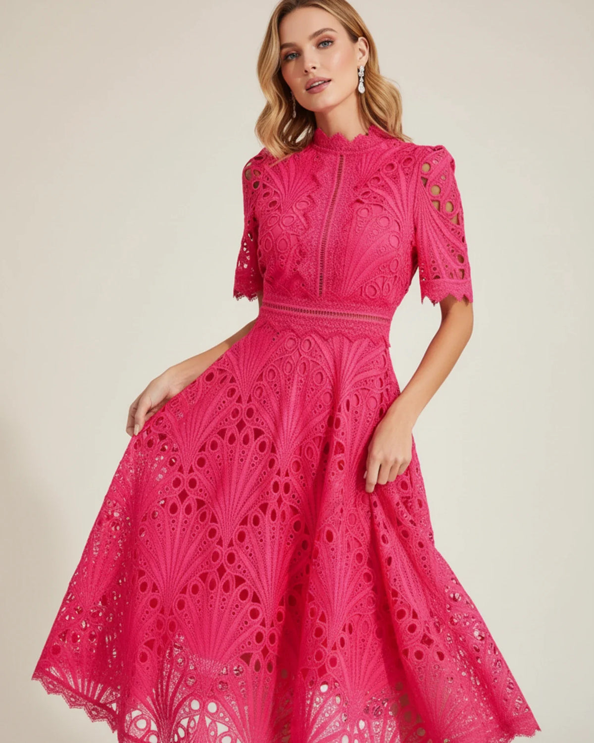 Kurzärmliges Damen-Midikleid aus Spitze in A-Linie