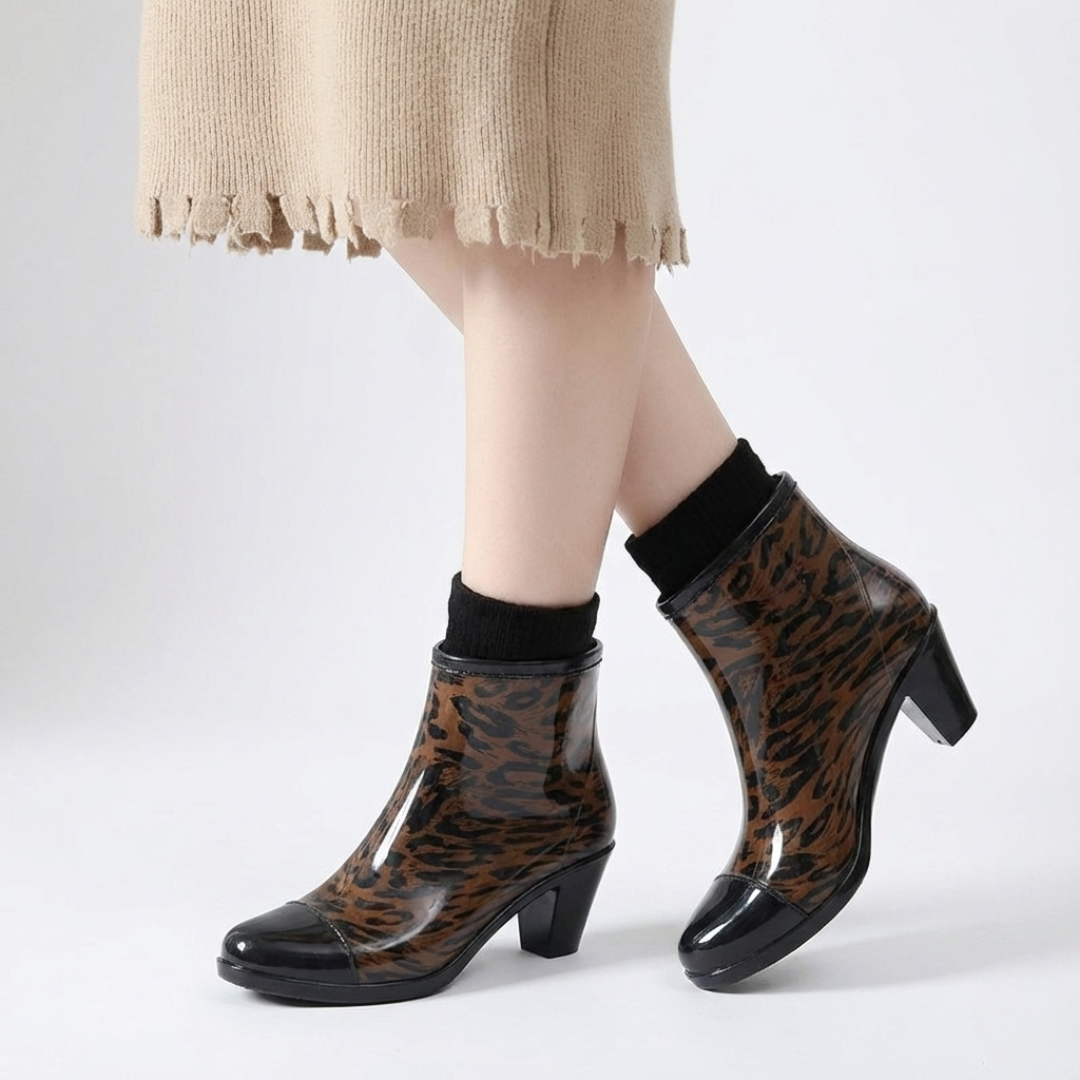 Lack-Stiefeletten