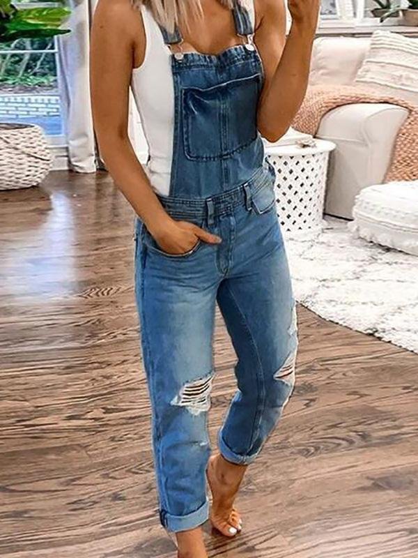 Locker geschnittene Damen-Jeanslatzhose mit Rissen