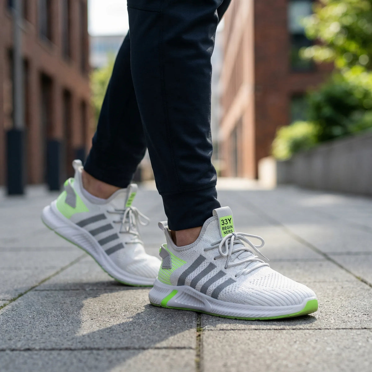Atmungsaktiver Low-Top-Sneaker aus Mesh