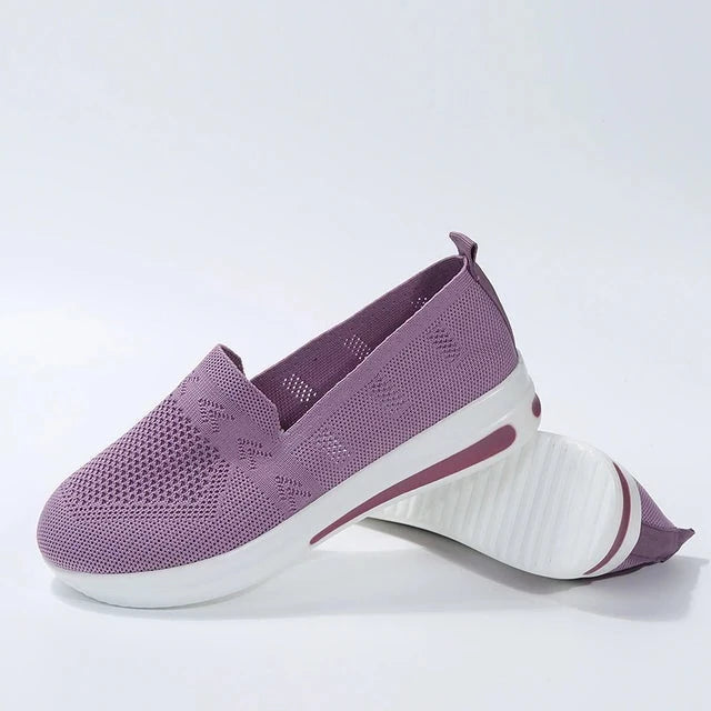 Atmungsaktive Damen-Sportschuhe mit breiter Zehenpartie