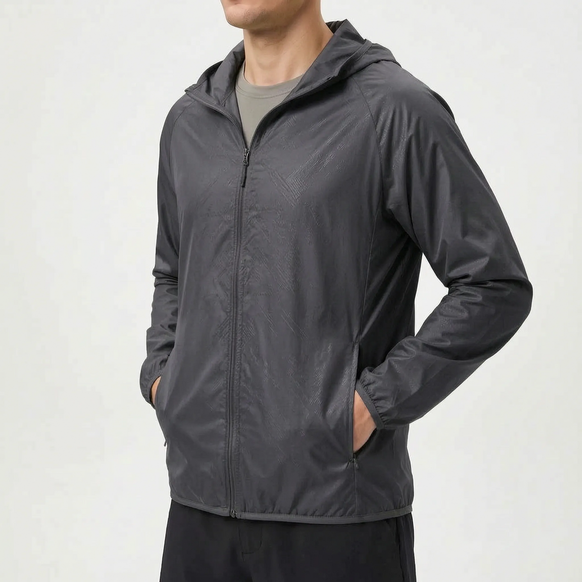Leichte Windjacke mit Kapuze