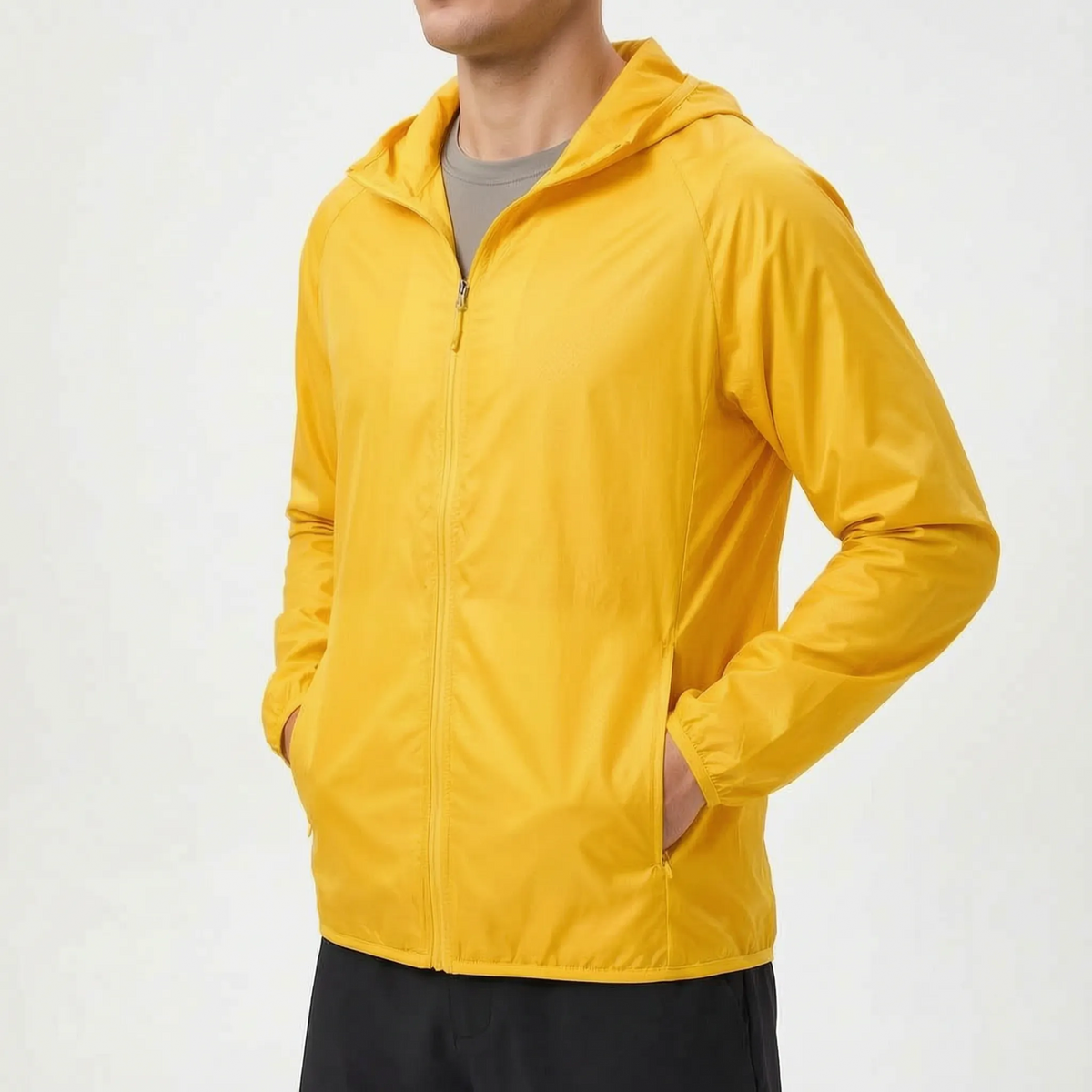 Leichte Windjacke mit Kapuze