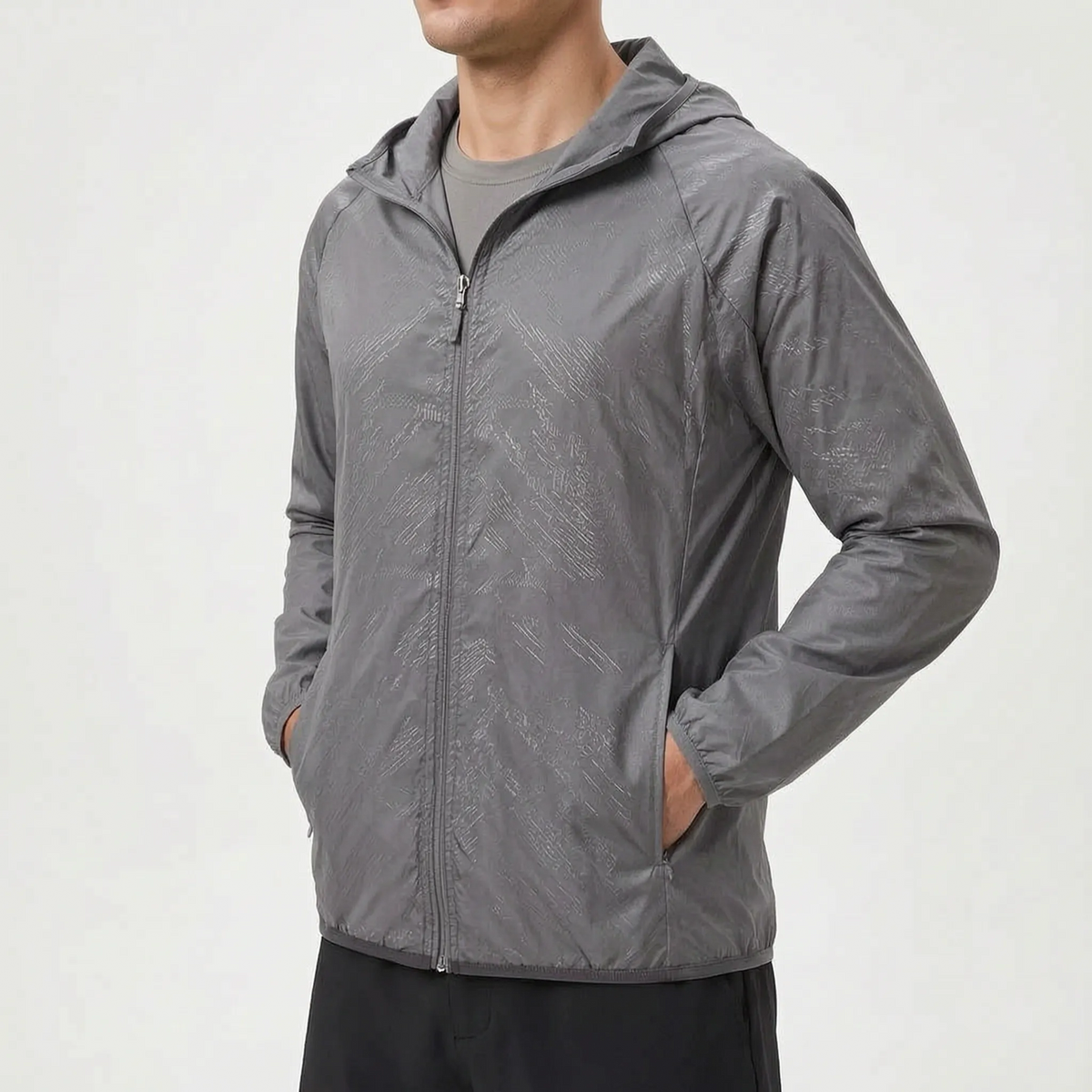 Leichte Windjacke mit Kapuze