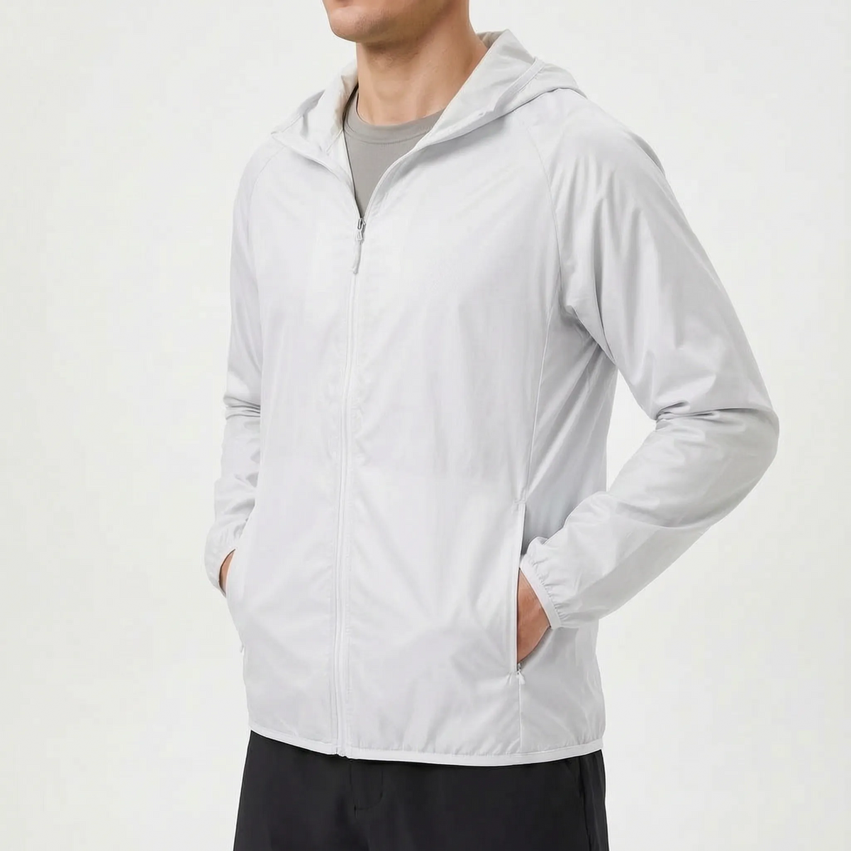 Leichte Windjacke mit Kapuze