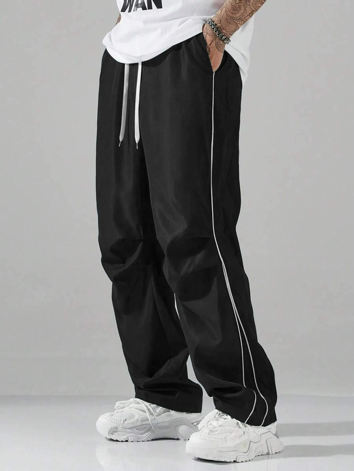 Locker geschnittene Herren-Trainerhose