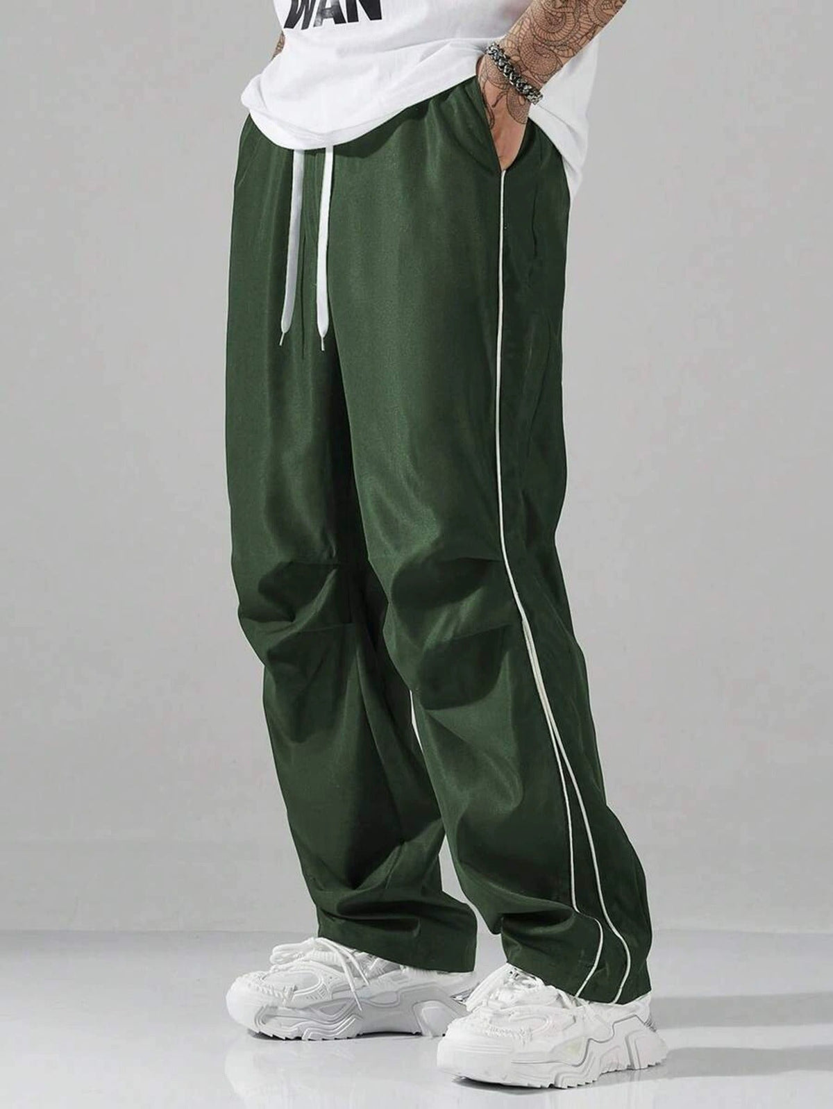 Locker geschnittene Herren-Trainerhose