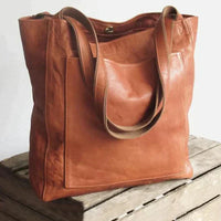 Maxi-Schultertasche aus Leder