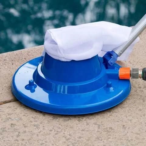 Poolreiniger mit Gartenschlauchanschluss für Boden- und Wandreinigung