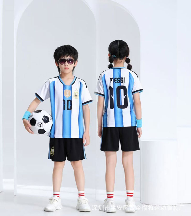 Messi Kinder Fussballausrüstung - Trikot und Shorts