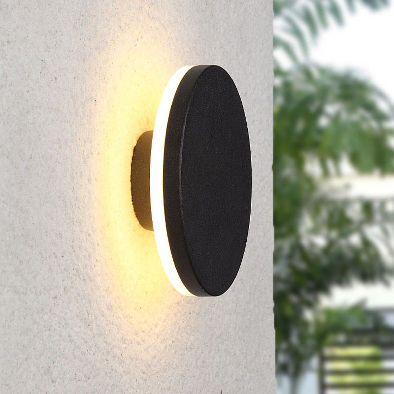 Minimalistische schwarze Metall LED-Wandleuchte für Garten und Flur