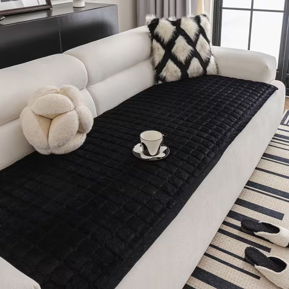 Minimalistischer gesteppter Plüsch-Sofaschoner