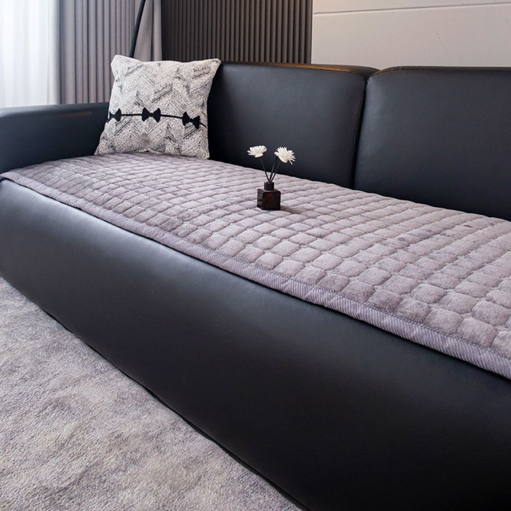 Minimalistischer gesteppter Plüsch-Sofaschoner