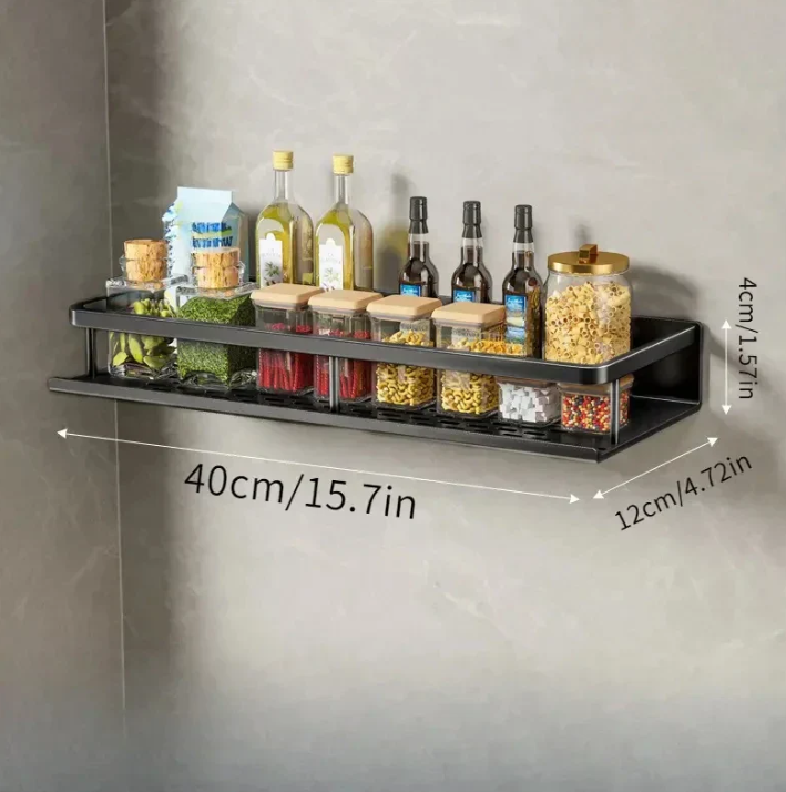 Modernes Küchenregal mit Haken für optimale Ordnung