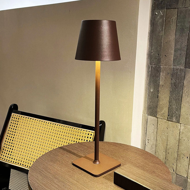 Moderne, wiederaufladbare, kabellose LED-Tischlampe