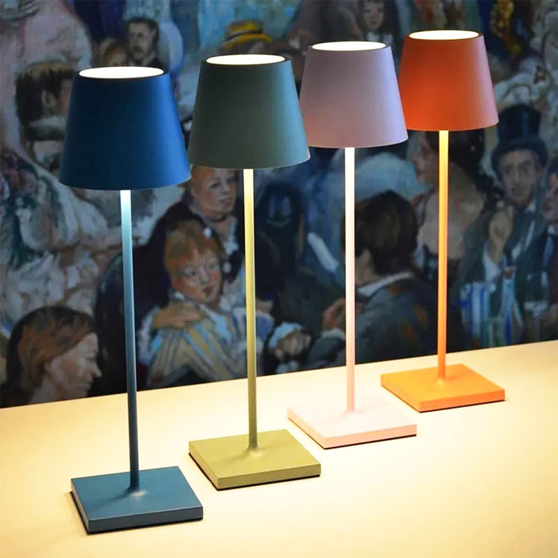 Moderne, wiederaufladbare, kabellose LED-Tischlampe