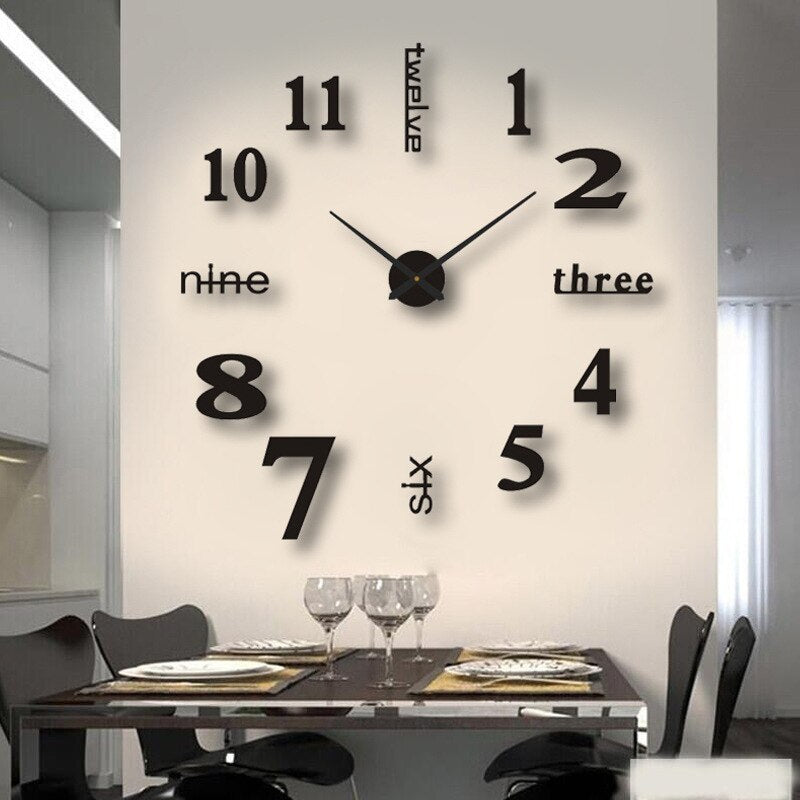 Moderne, übergrosse Wanduhr