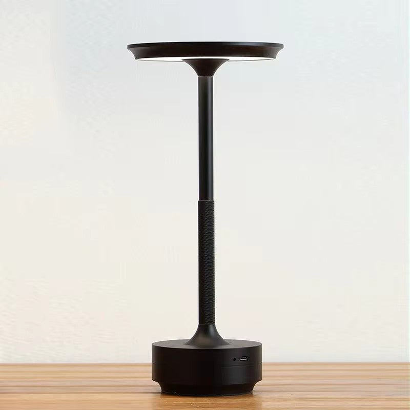 Moderne kabellose LED-Tischlampe mit Berührungssensor
