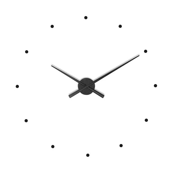 Moderne Wanduhr