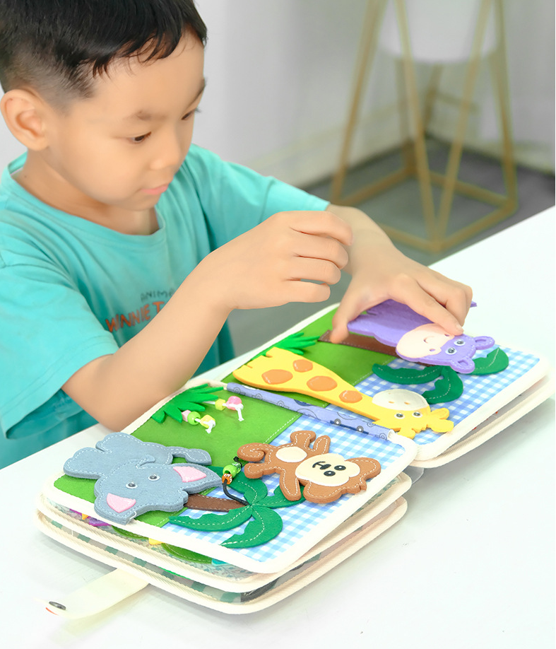 Montessori Stoff-Aktivitätsbuch