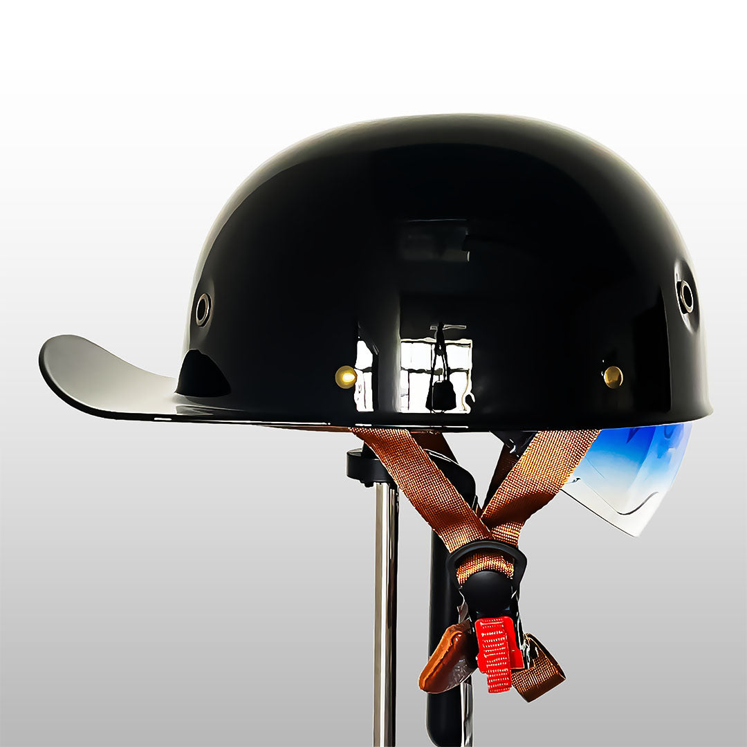 Motorradhelm im Baseballcap-Stil