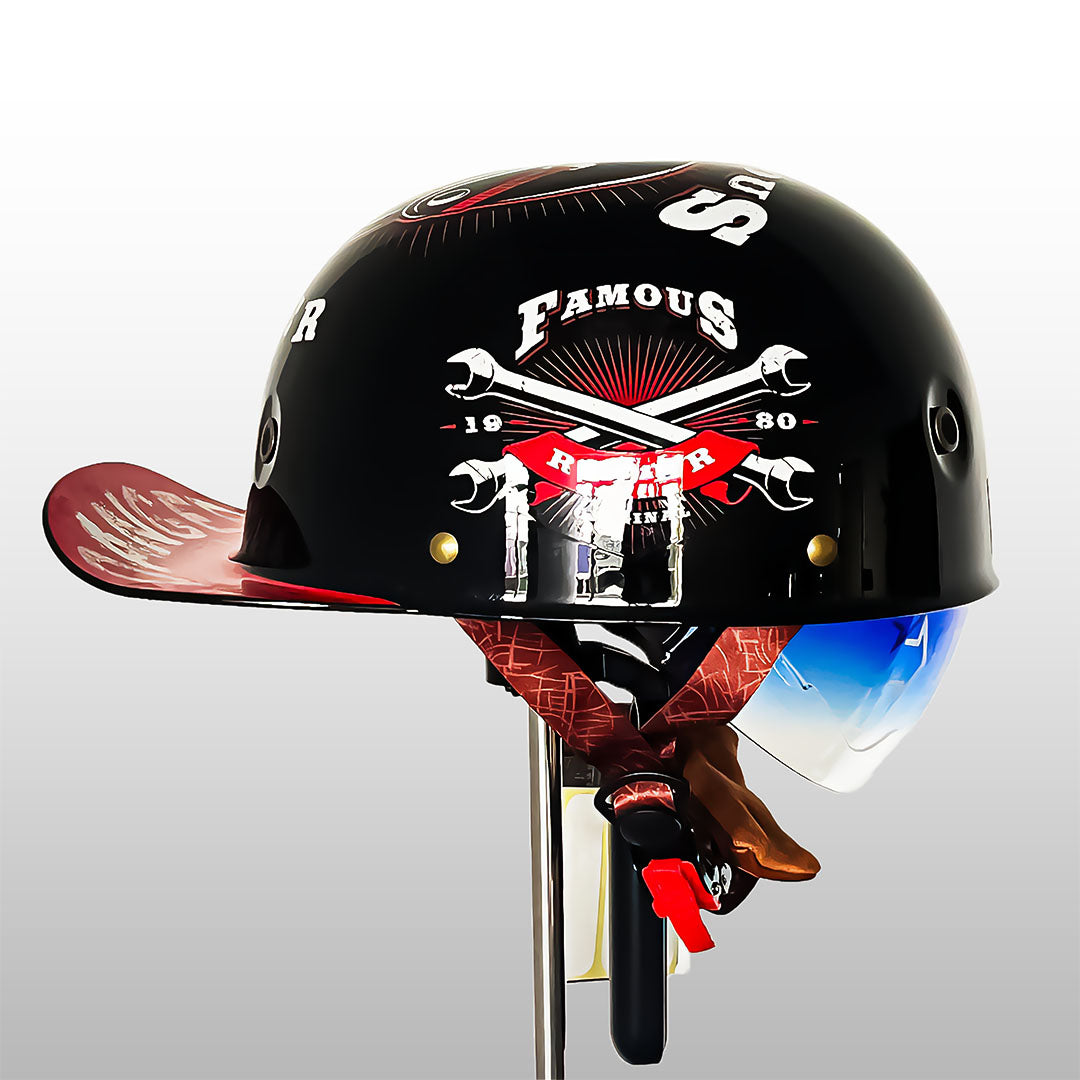 Motorradhelm im Baseballcap-Stil
