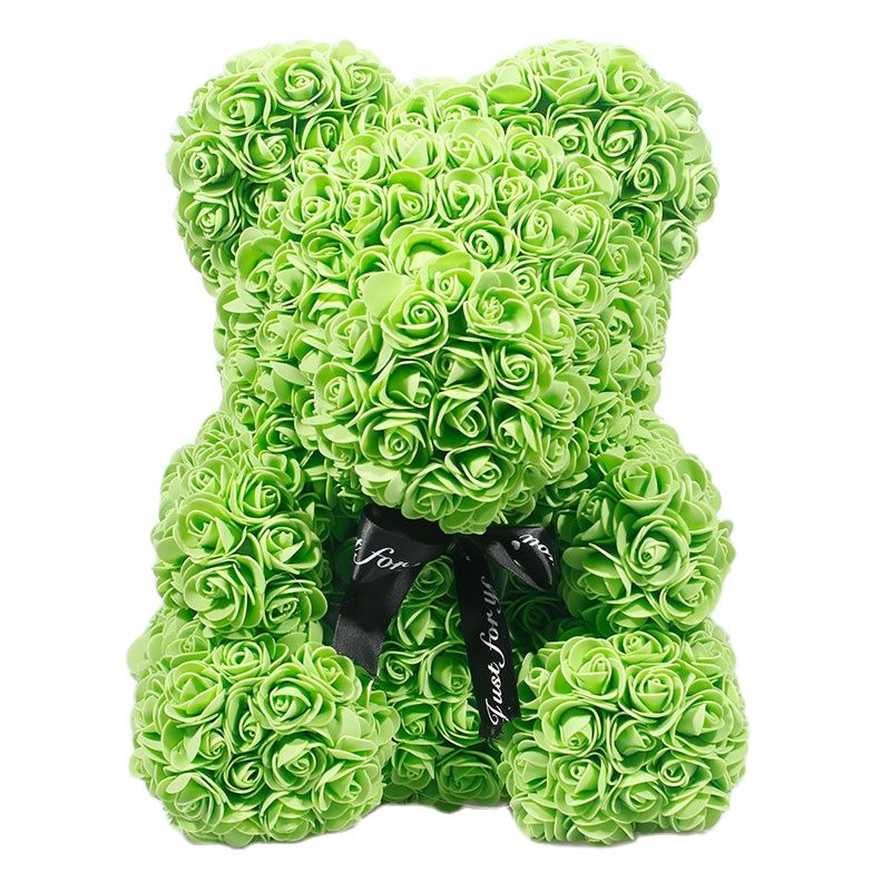 Teddybär aus Kunstrosen