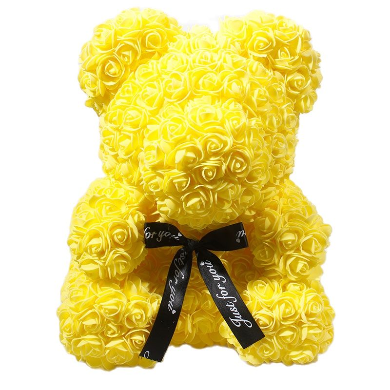 Teddybär aus Kunstrosen