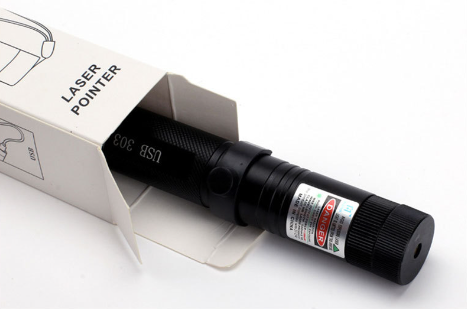 Leistungsstarke Laserpointer-Taschenlampe mit hoher Reichweite