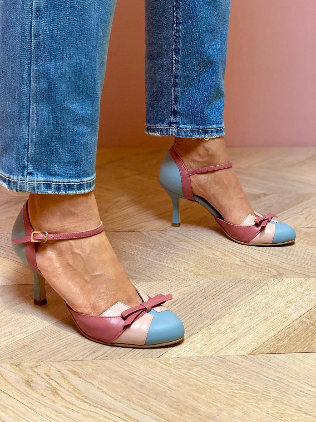 Damen Pumps mit niedrigem Absatz und Knöchelriemchen