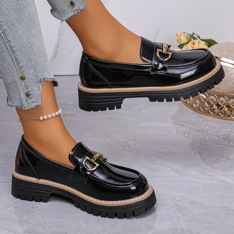 Damen Vintage-Loafer mit niedrigem Absatz und Kettenverzierung