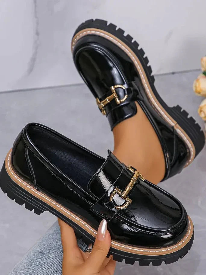 Damen Vintage-Loafer mit niedrigem Absatz und Kettenverzierung