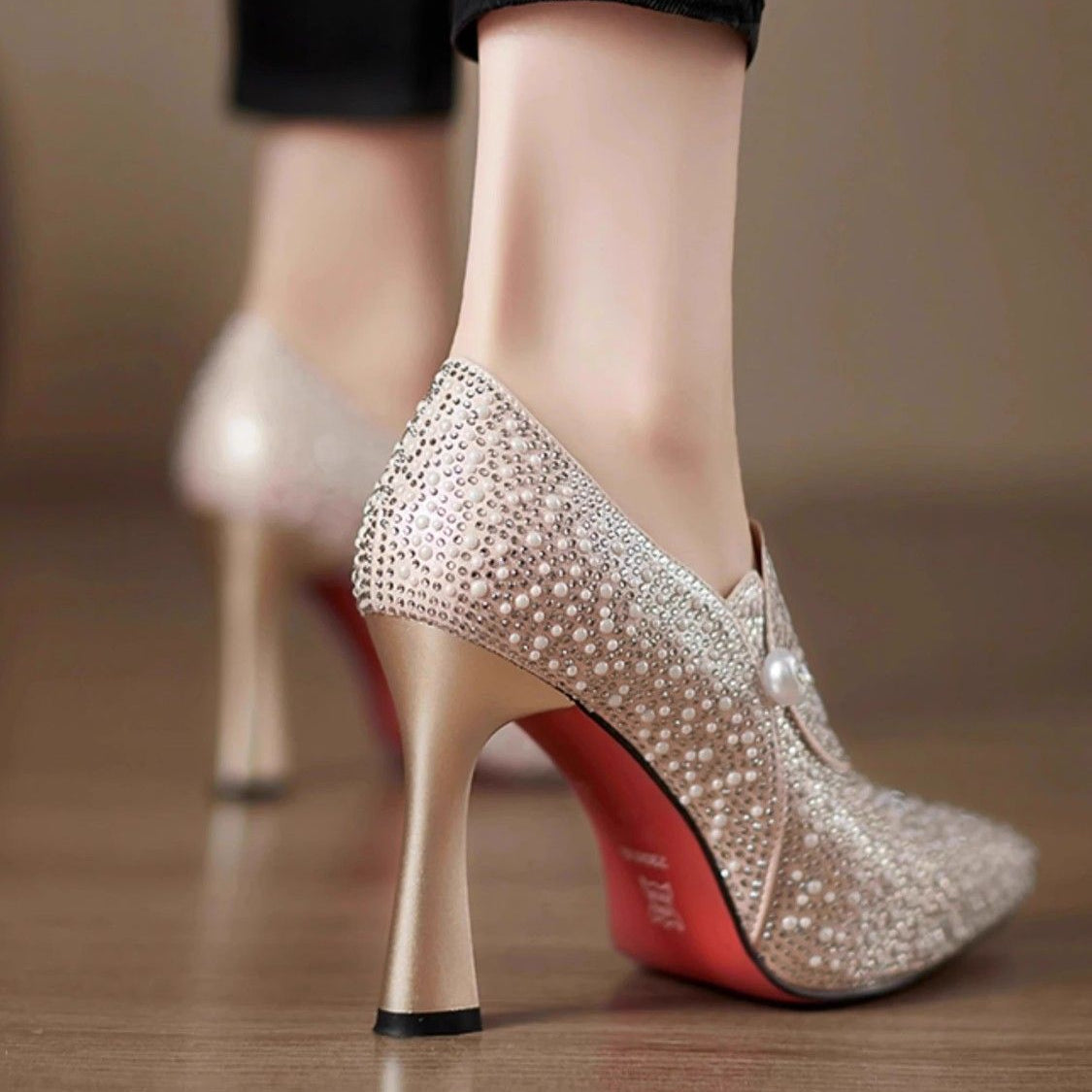 Damen-Stiefeletten mit spitzer Zehenpartie und hohem Absatz