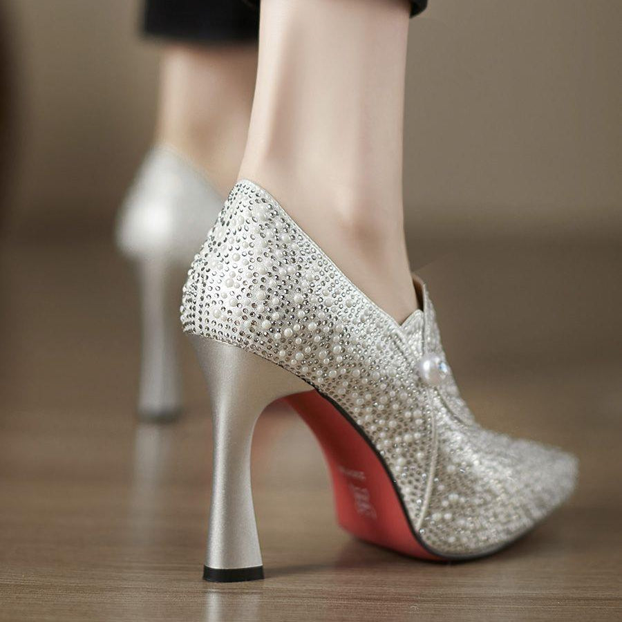 Damen-Stiefeletten mit spitzer Zehenpartie und hohem Absatz