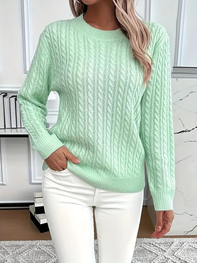 Langärmliger Damenpullover mit Zopfmuster