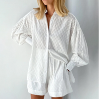 Zweiteiliges Damen-Set aus Bluse und Shorts | Sommerliche Damenmode