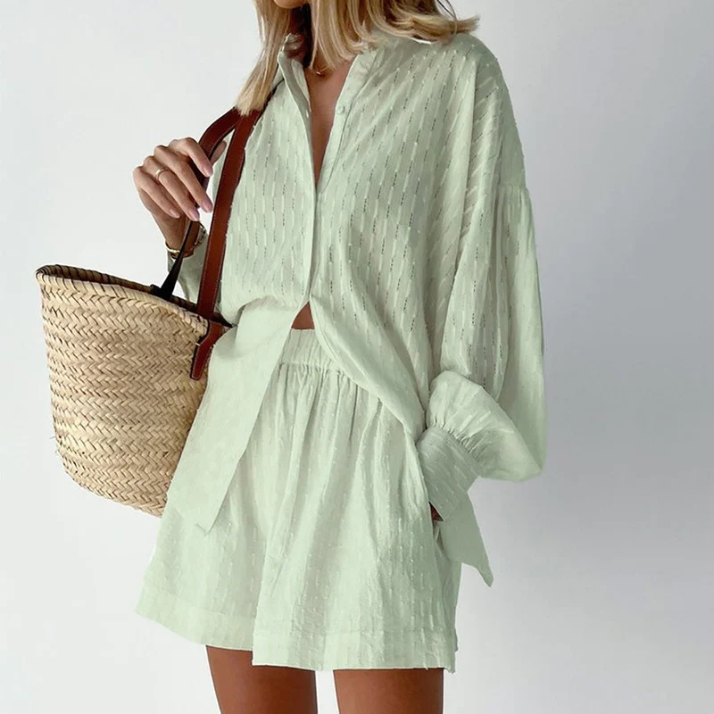 Zweiteiliges Damen-Set aus Bluse und Shorts | Sommerliche Damenmode
